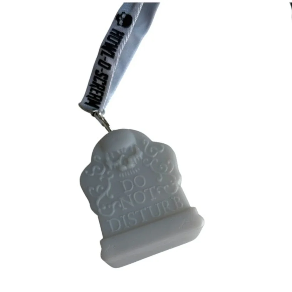 2025 Busch Gardens Howl-O-Scream No Boo Necklace Light Up Tombstone Lanyard